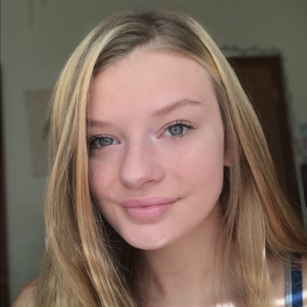 Meet your Posher, Kayla